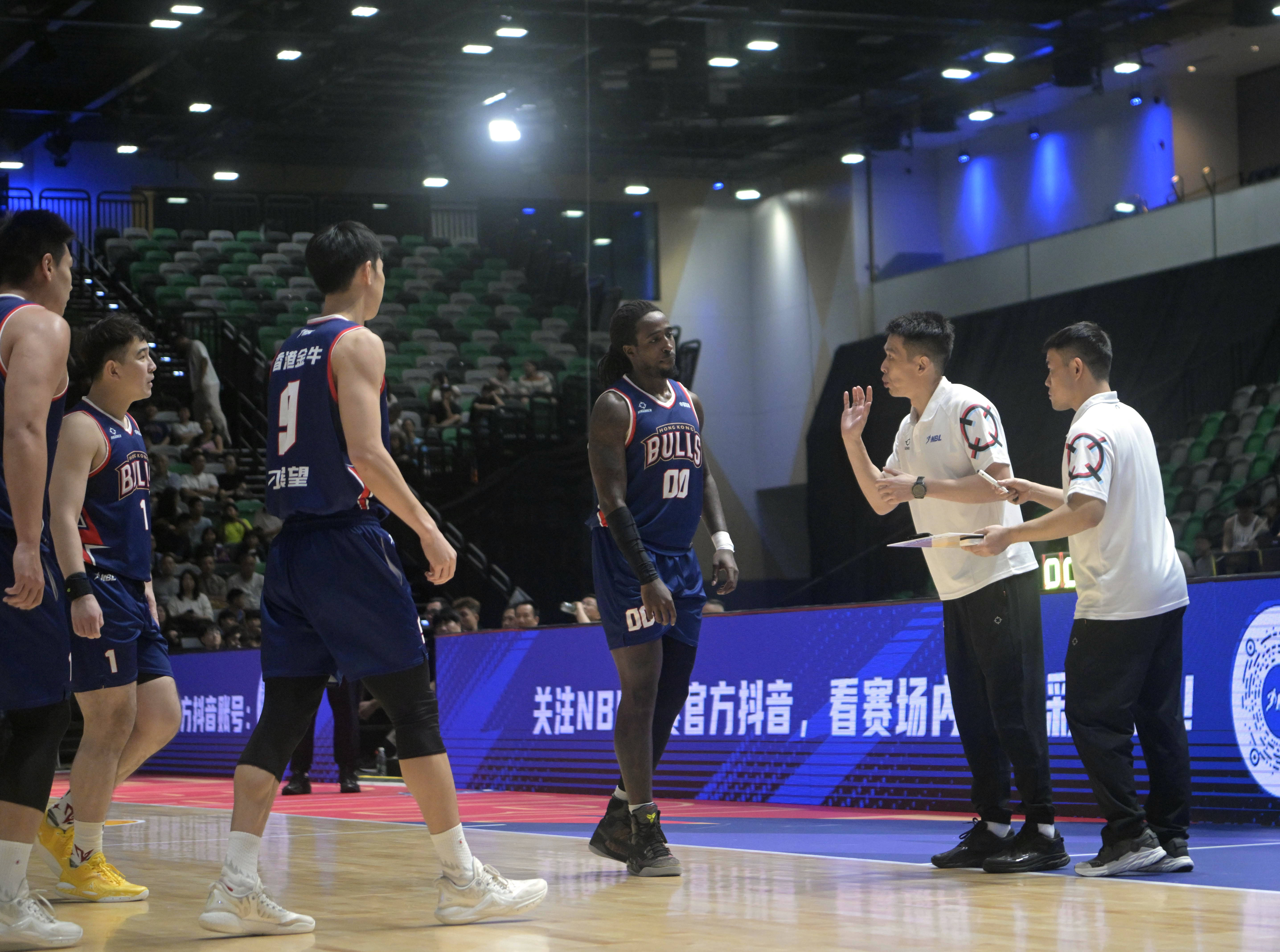 篮球赛事频繁开展，人气持续高涨