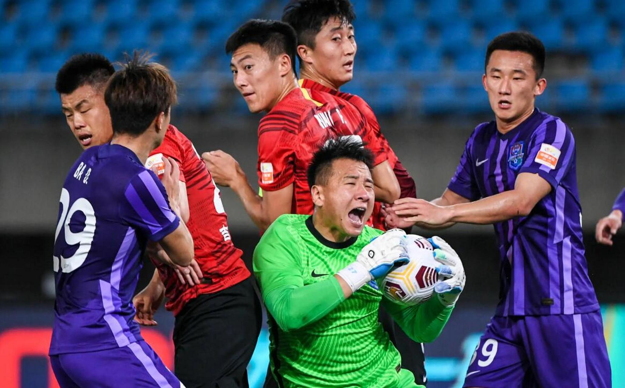 线上娱乐-球队实力悬殊，激烈比赛瞬间惊险刺激的简单介绍