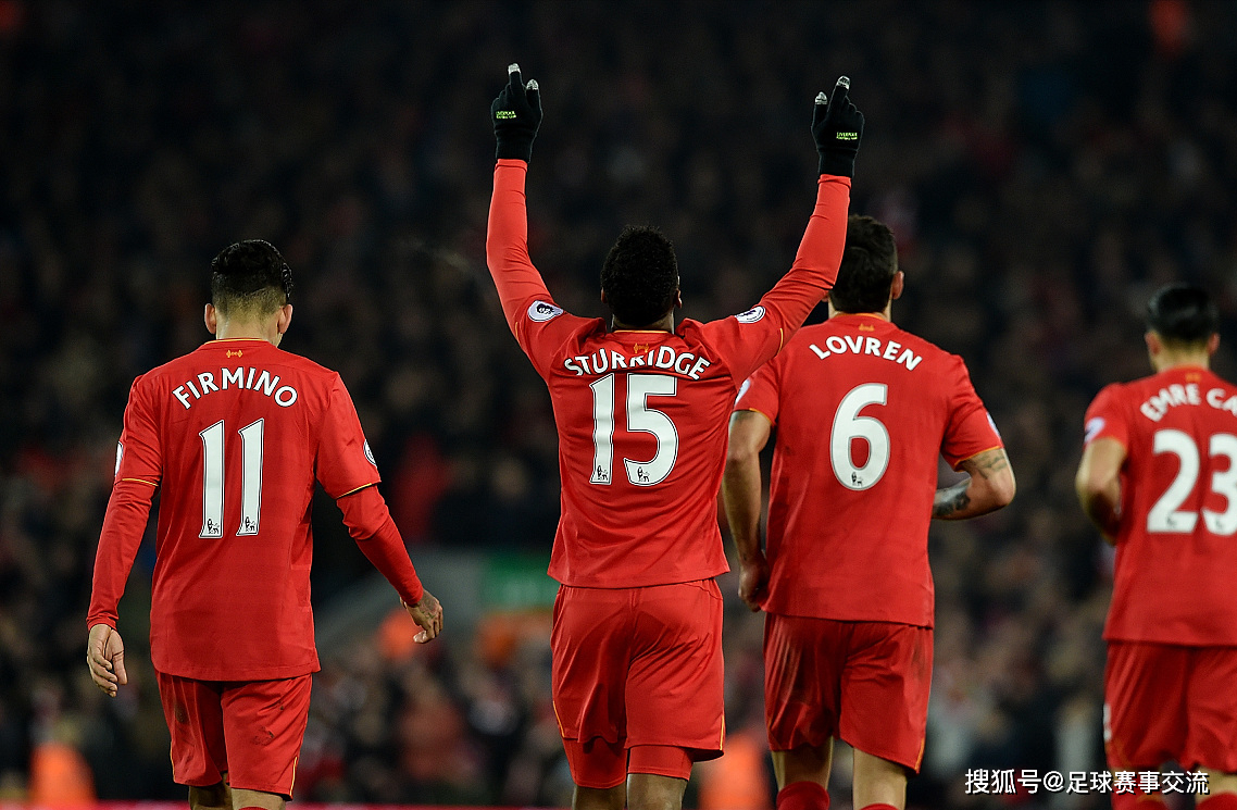 阿贾克斯惊险晋级，球队合力冲击